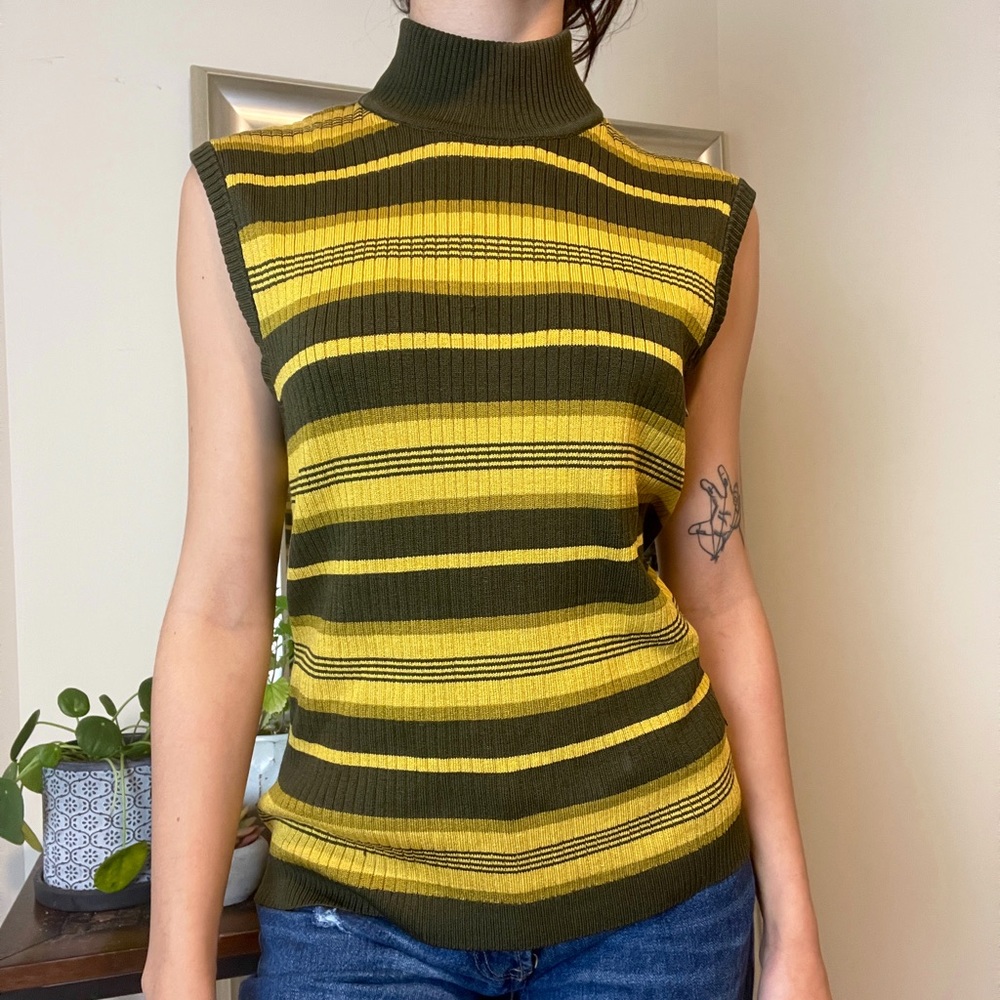 Sleeveless turtleneck sweater, size M, Jones New York